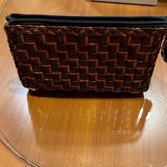 Elegant Woven Brown Wallet - Picture 1 of 5